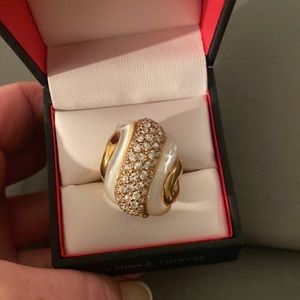 White Onyx Diamond Gold Cocktail Ring